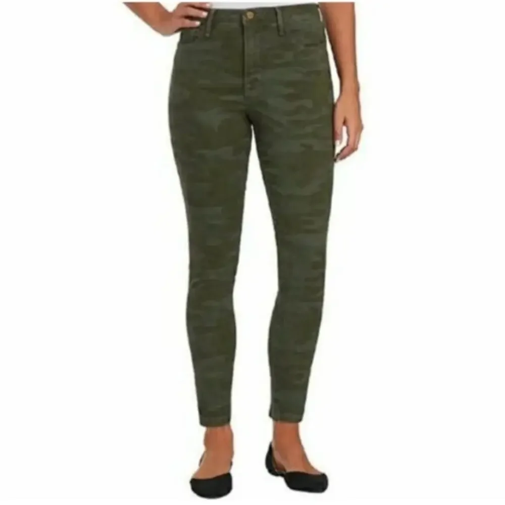 Social Standards by Sanctuary High Rise Skinny Camo size 8/29